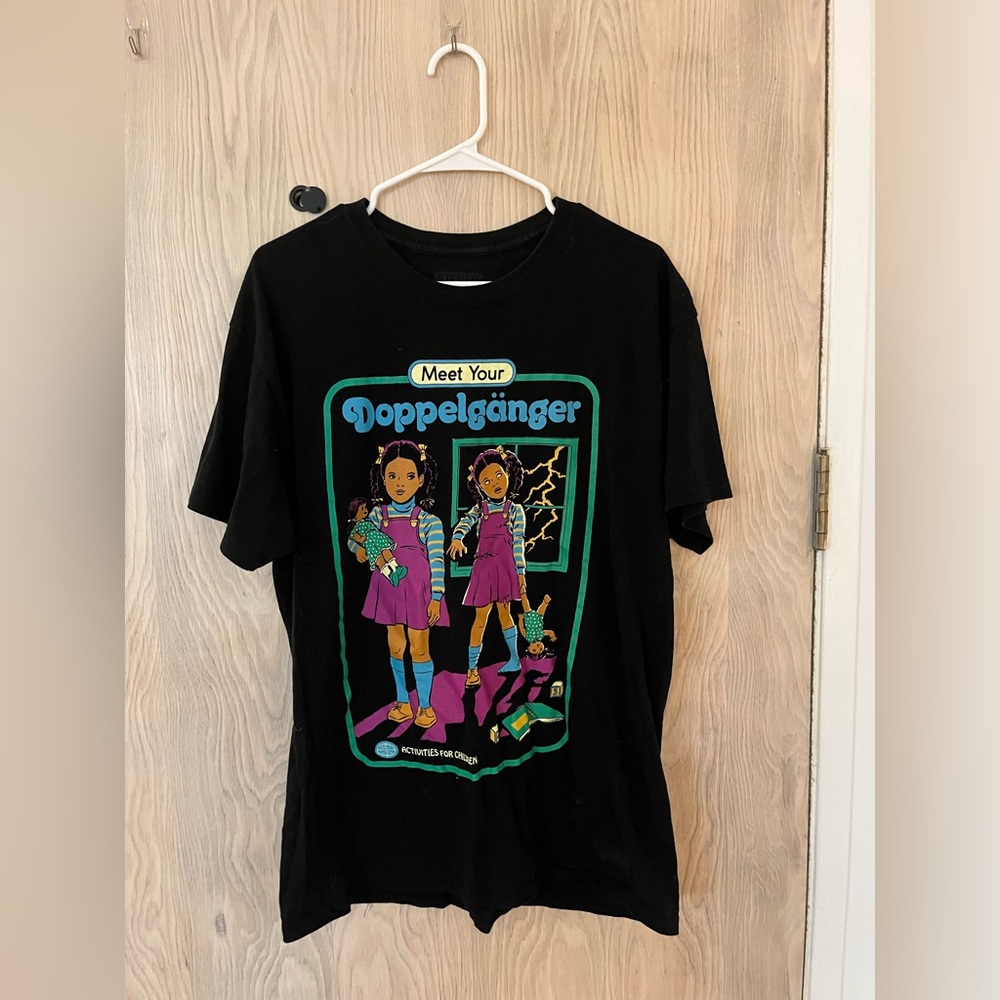halloween graphic tshirt size L